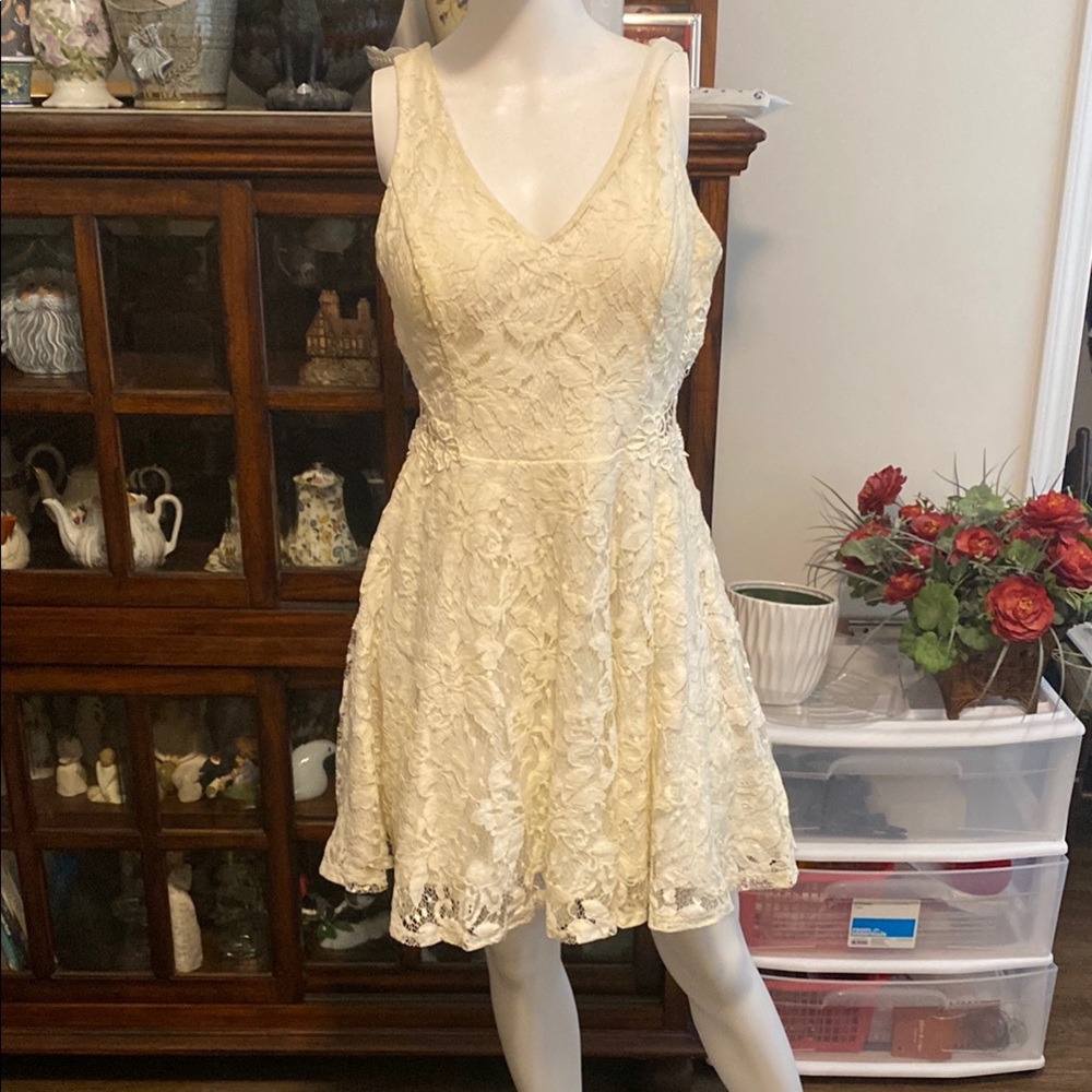 City Triangles Cream Sleeveless V-Neck Fit and Flare Dress
